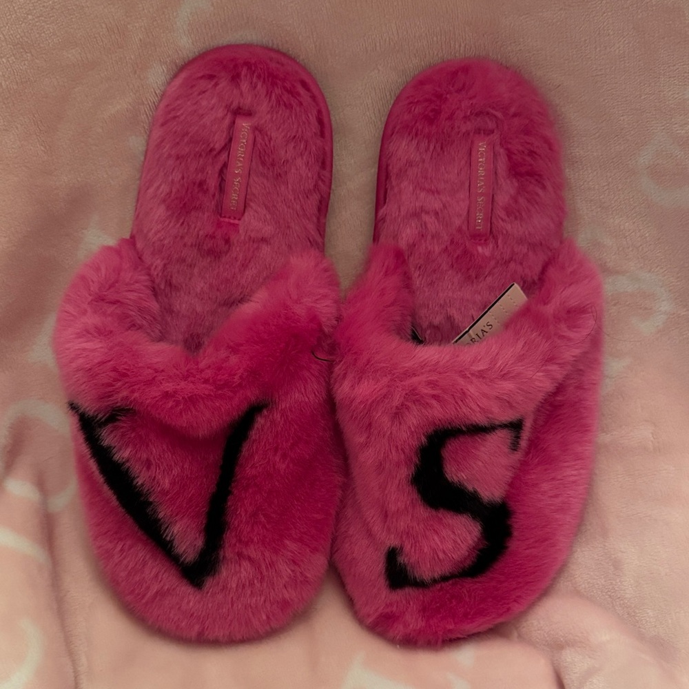 Victoria's Secret Plush Pink Slippers